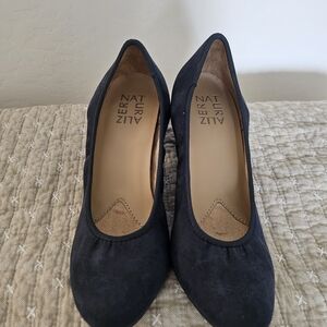 Comfy Womens Size6  2 1/2" High Heel